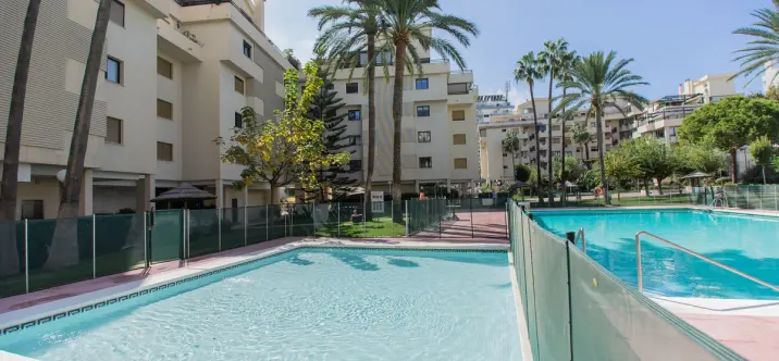 Venta de apartamento en planta media en Torremolinos 1