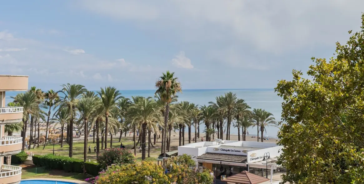 Sale of middle floor apartment in Torremolinos 3