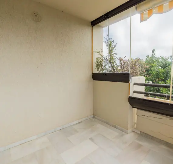 Venta de apartamento en planta media en Torremolinos