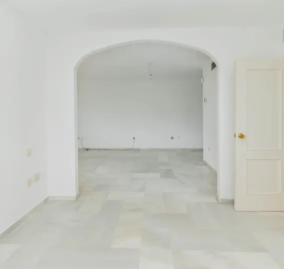 Venta de apartamento en planta media en Torremolinos