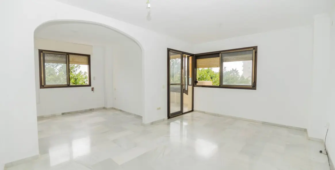 Sale of middle floor apartment in Torremolinos 10