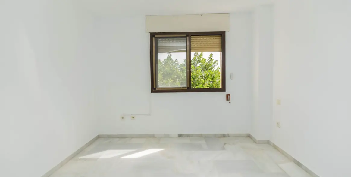 Sale of middle floor apartment in Torremolinos 12