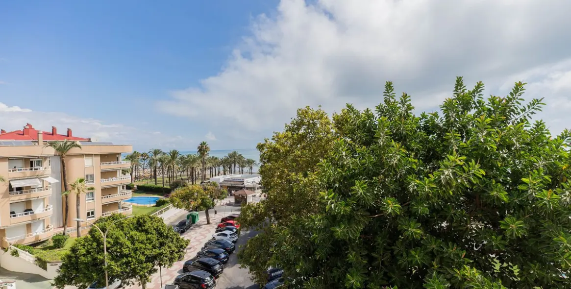 Sale of middle floor apartment in Torremolinos 19