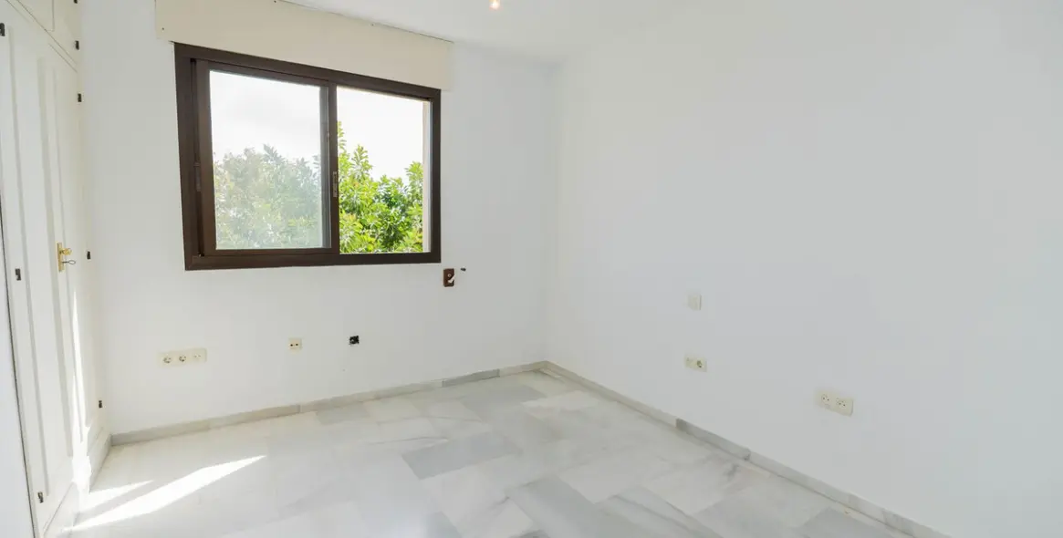 Продажа апартаментов на среднем этаже в Torremolinos 30