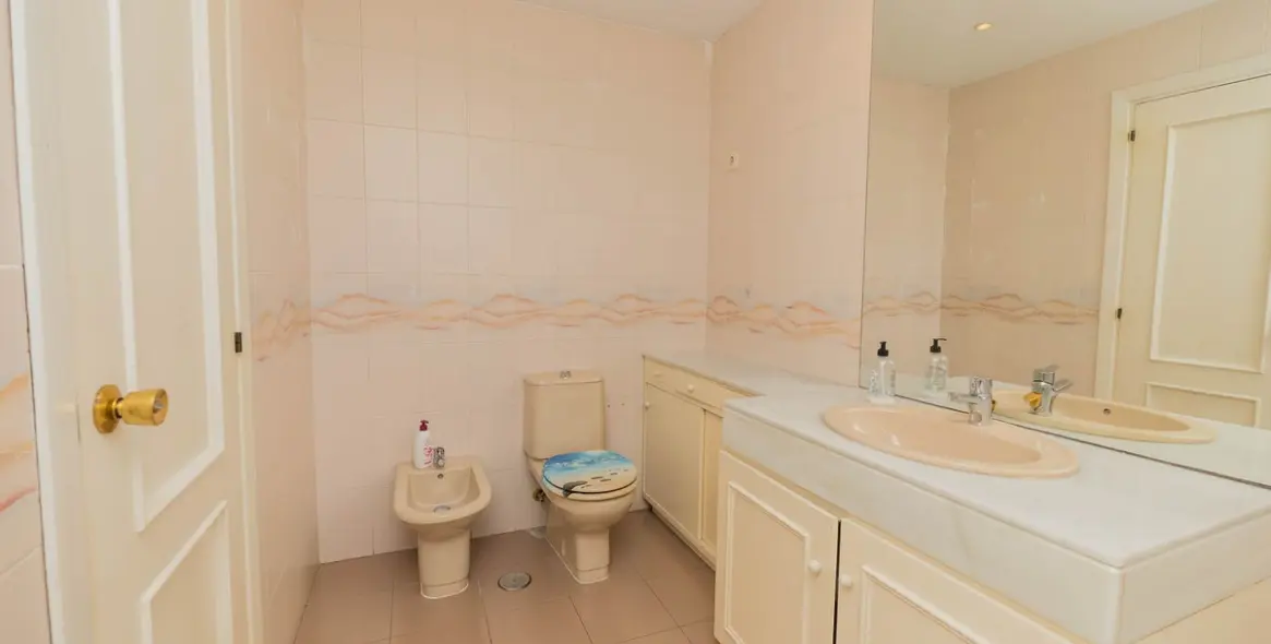 Продажа апартаментов на среднем этаже в Torremolinos 31