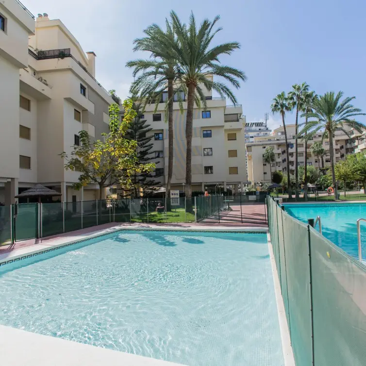 Sale of middle floor apartment in Torremolinos