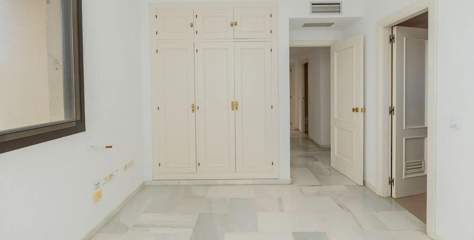 Sale of middle floor apartment in Torremolinos 21