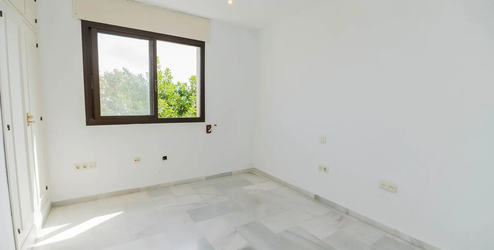 Sale of middle floor apartment in Torremolinos 30