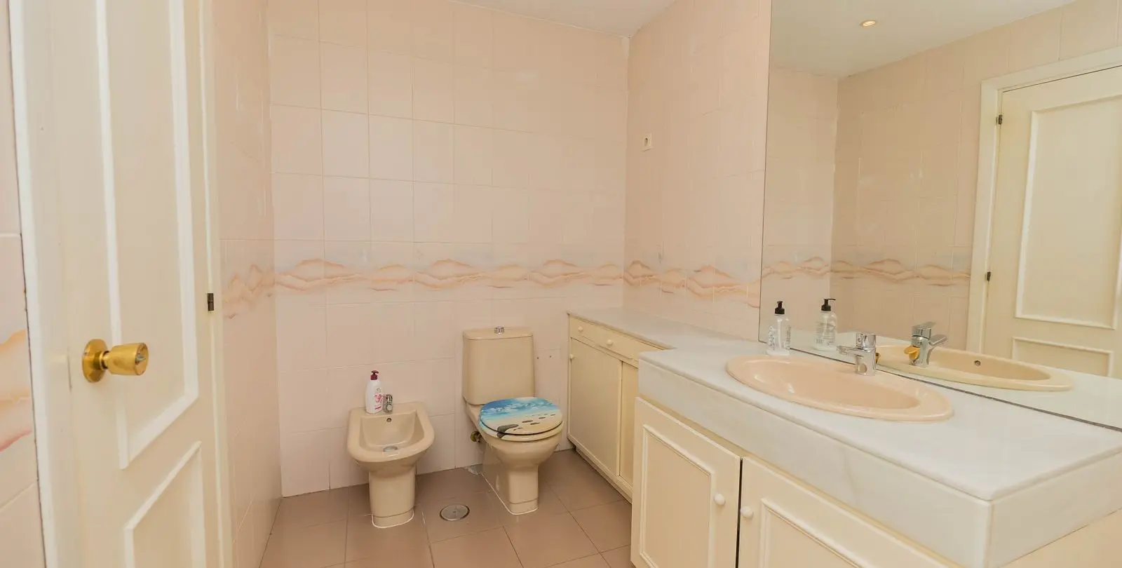 Sale of middle floor apartment in Torremolinos 31