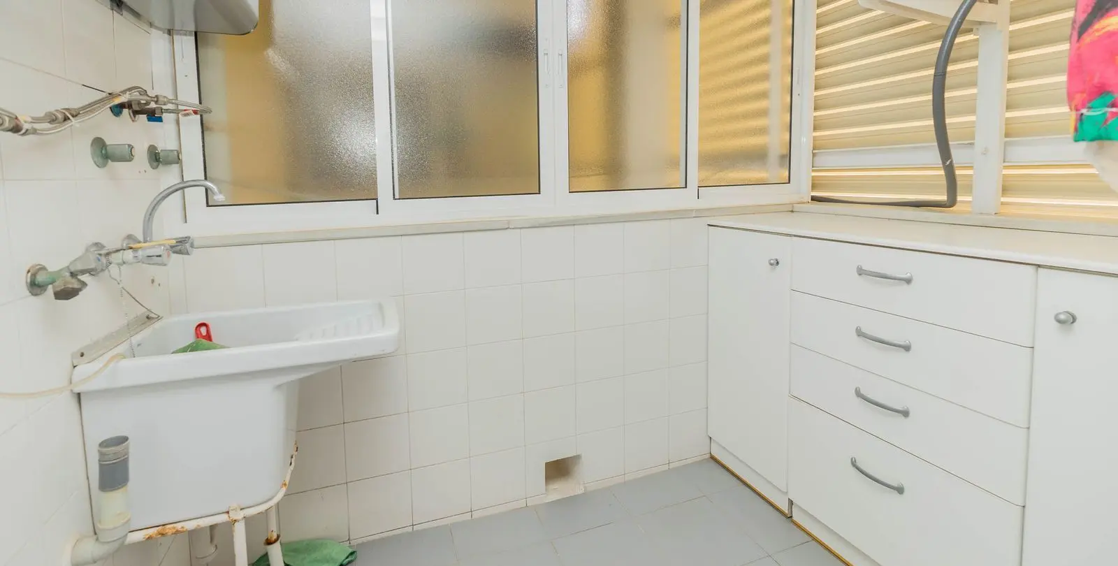 Sale of middle floor apartment in Torremolinos 35