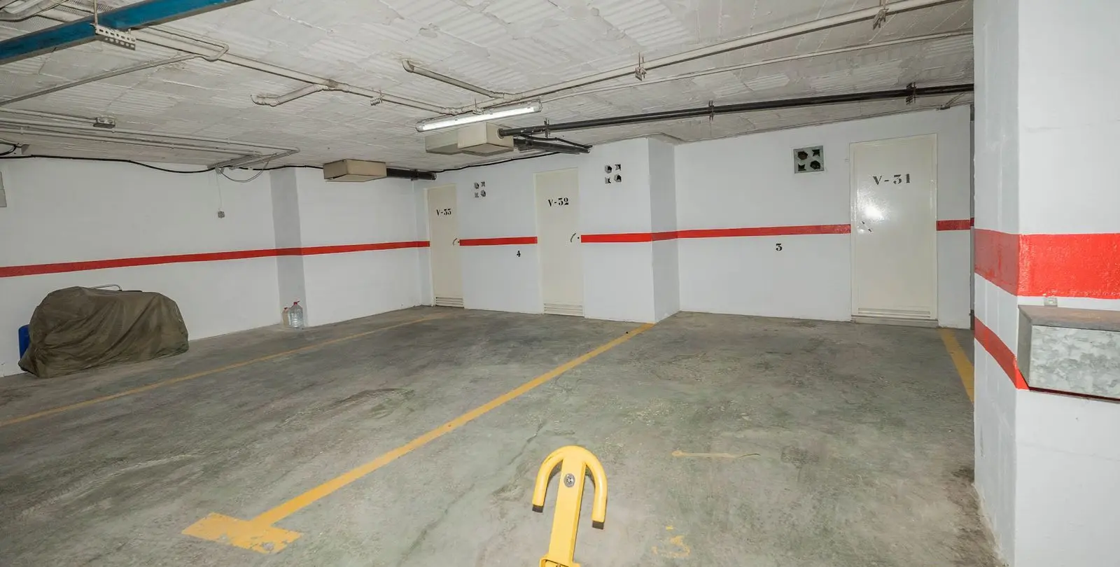 Sale of middle floor apartment in Torremolinos 43