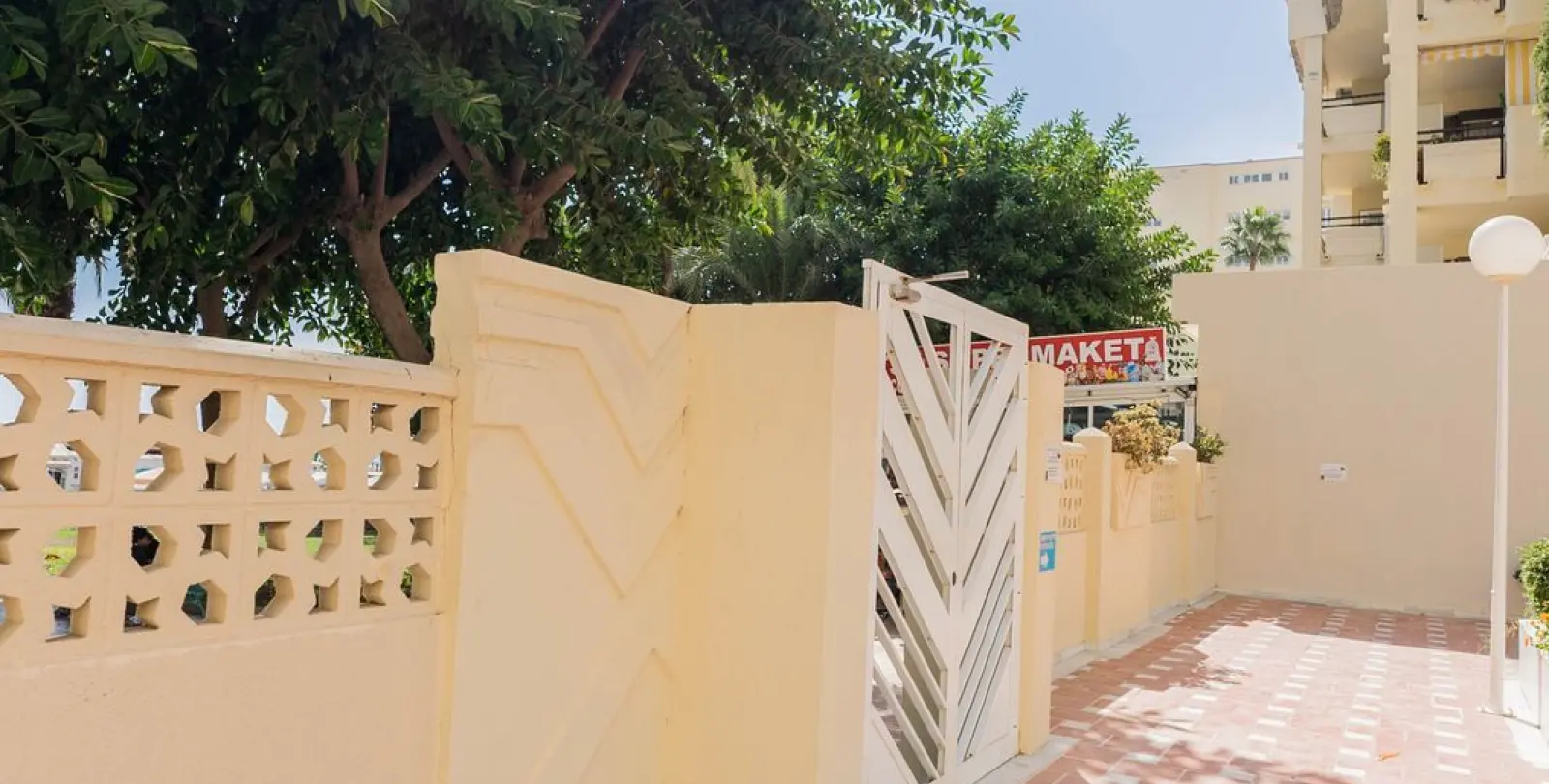 Sale of middle floor apartment in Torremolinos 46
