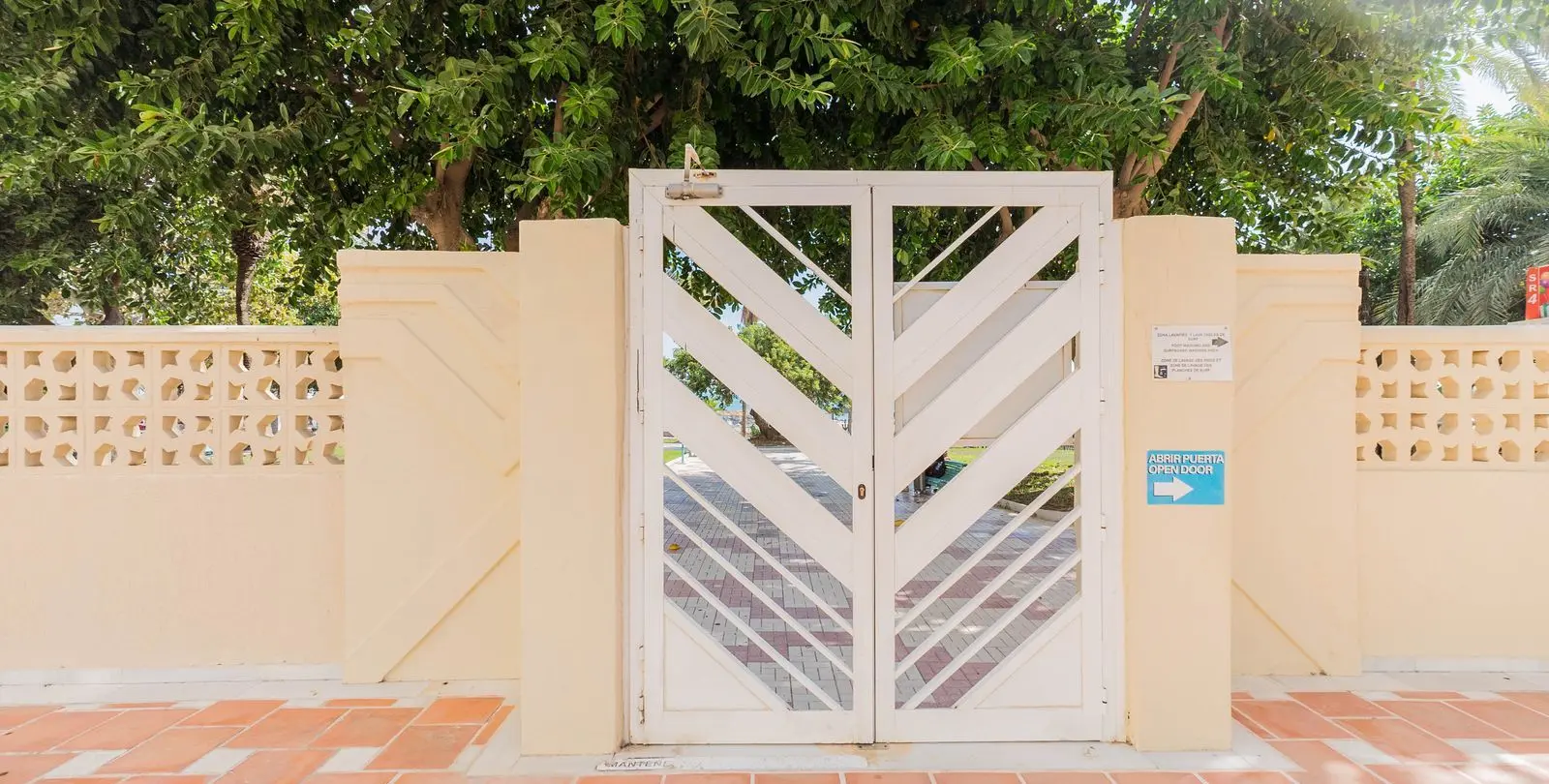Sale of middle floor apartment in Torremolinos 47