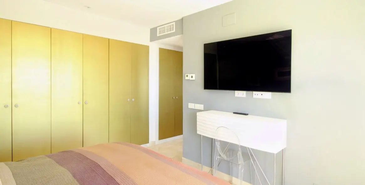 Продажа пентхауса в Altos de los Monteros 33