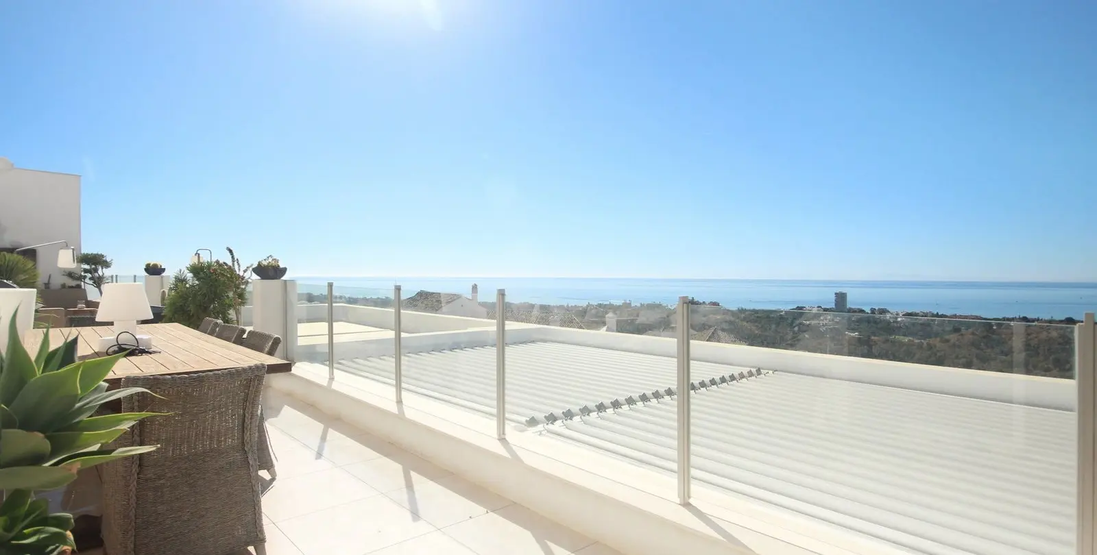 Продажа двухуровневого пентхауса в Altos de los Monteros 1