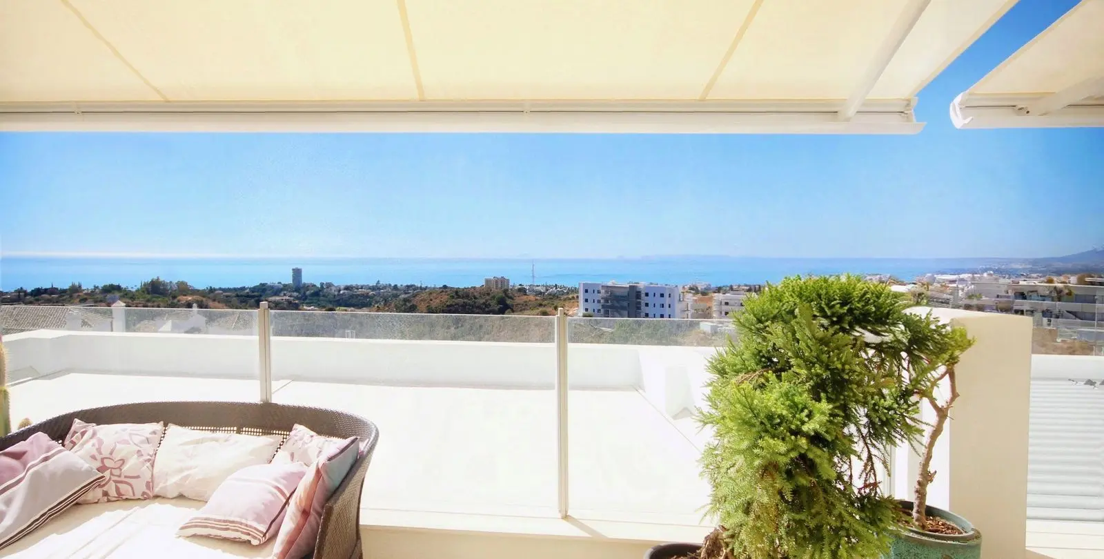 Продажа двухуровневого пентхауса в Altos de los Monteros 3