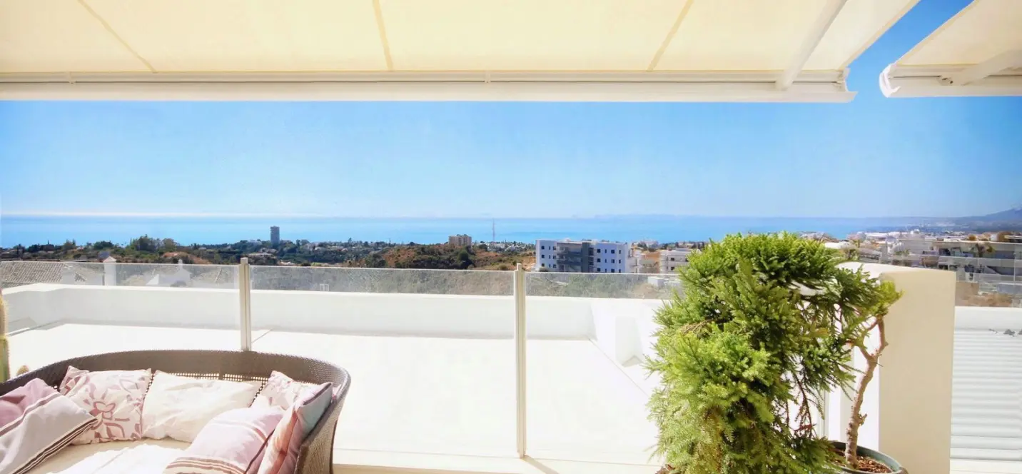 Продажа двухуровневого пентхауса в Altos de los Monteros 2