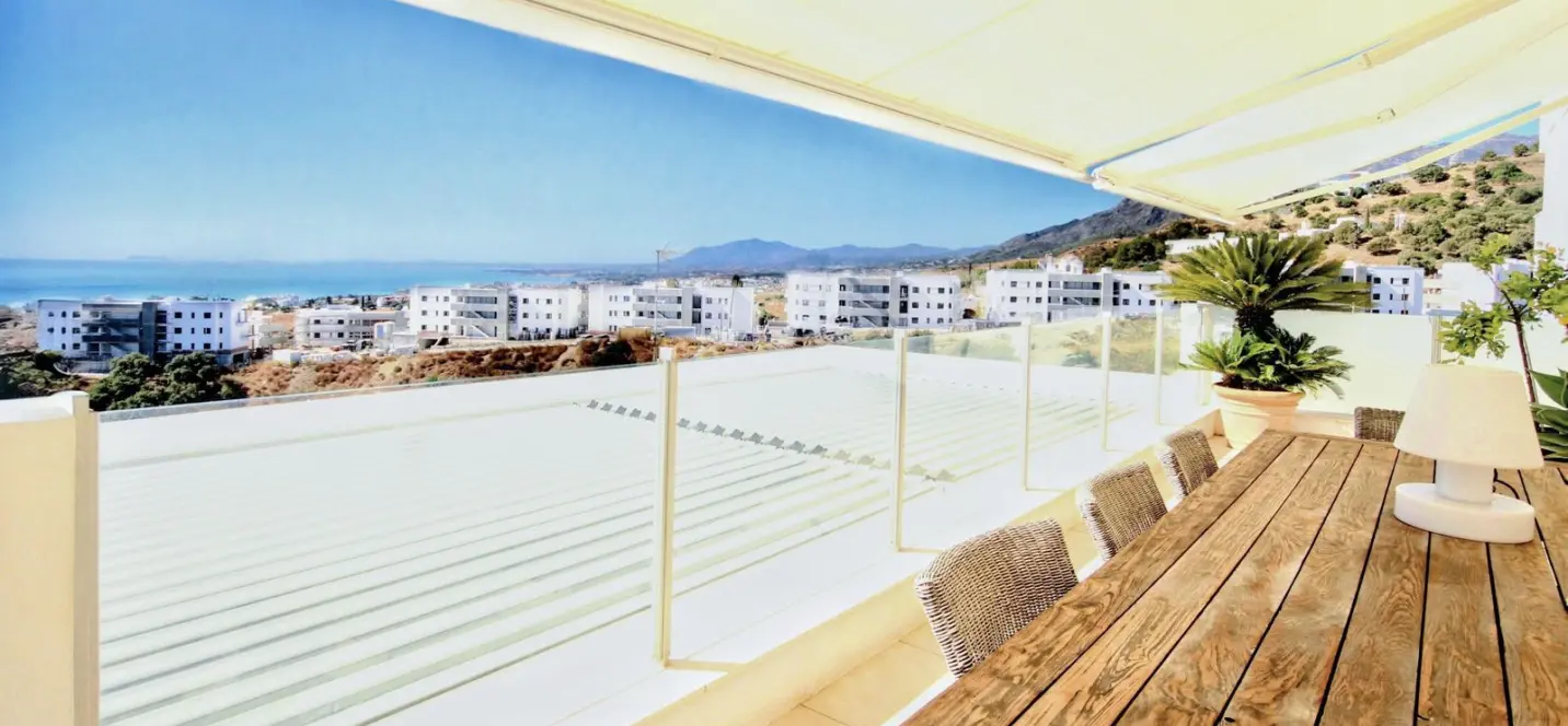 Продажа двухуровневого пентхауса в Altos de los Monteros 3