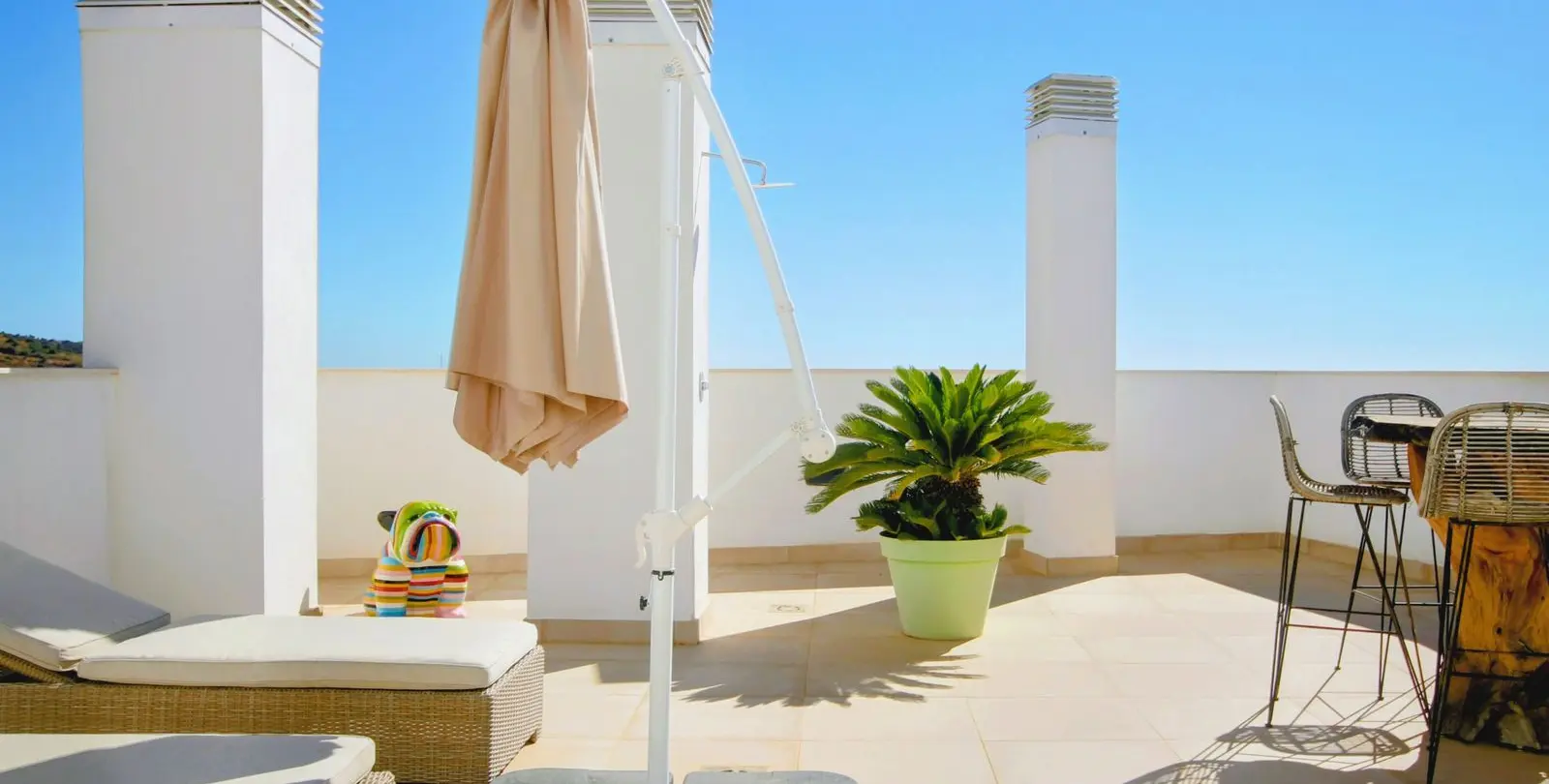 Продажа двухуровневого пентхауса в Altos de los Monteros 11