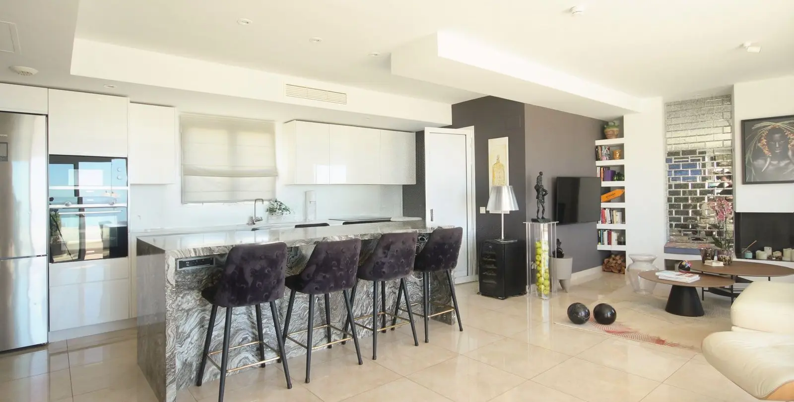 Продажа двухуровневого пентхауса в Altos de los Monteros 15