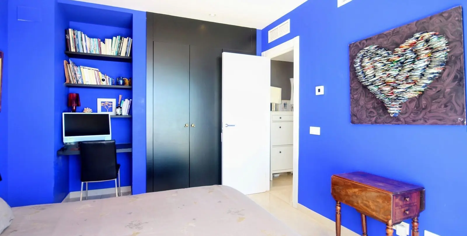 Продажа двухуровневого пентхауса в Altos de los Monteros 25