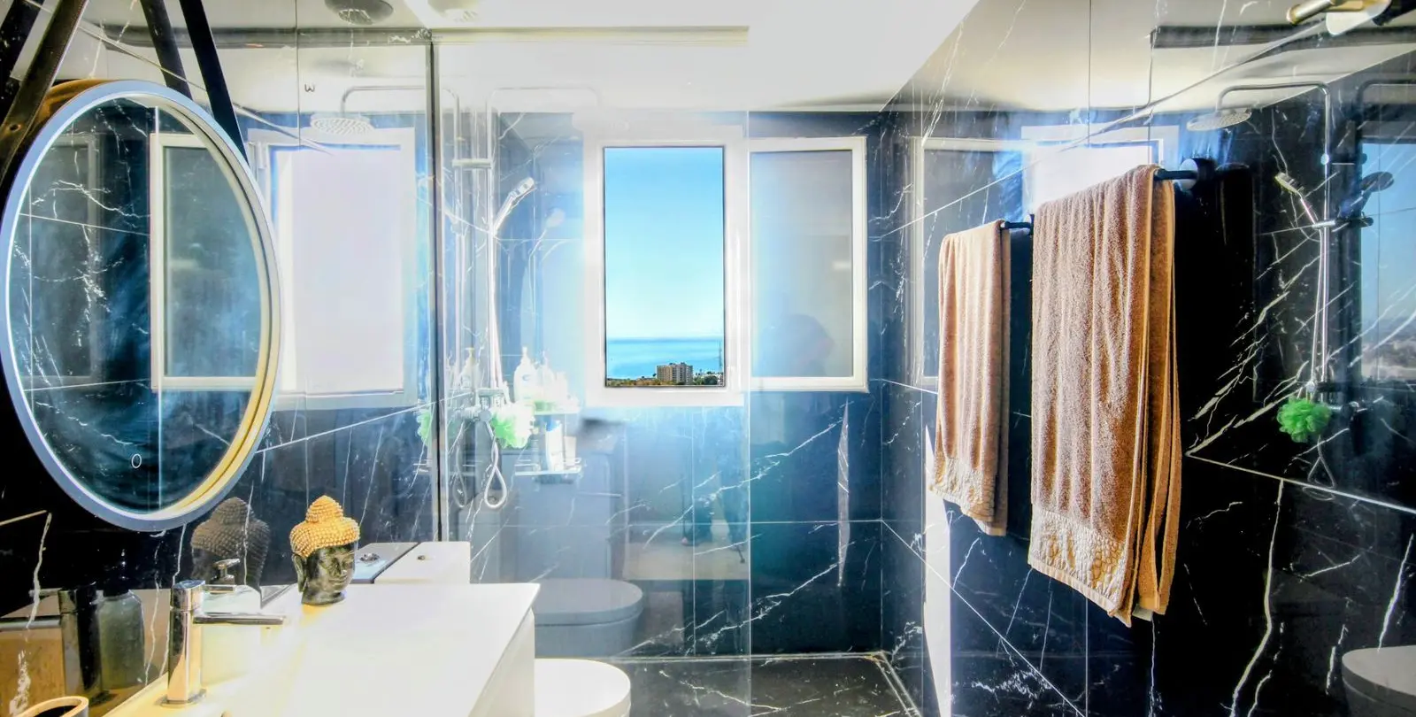 Продажа двухуровневого пентхауса в Altos de los Monteros 35
