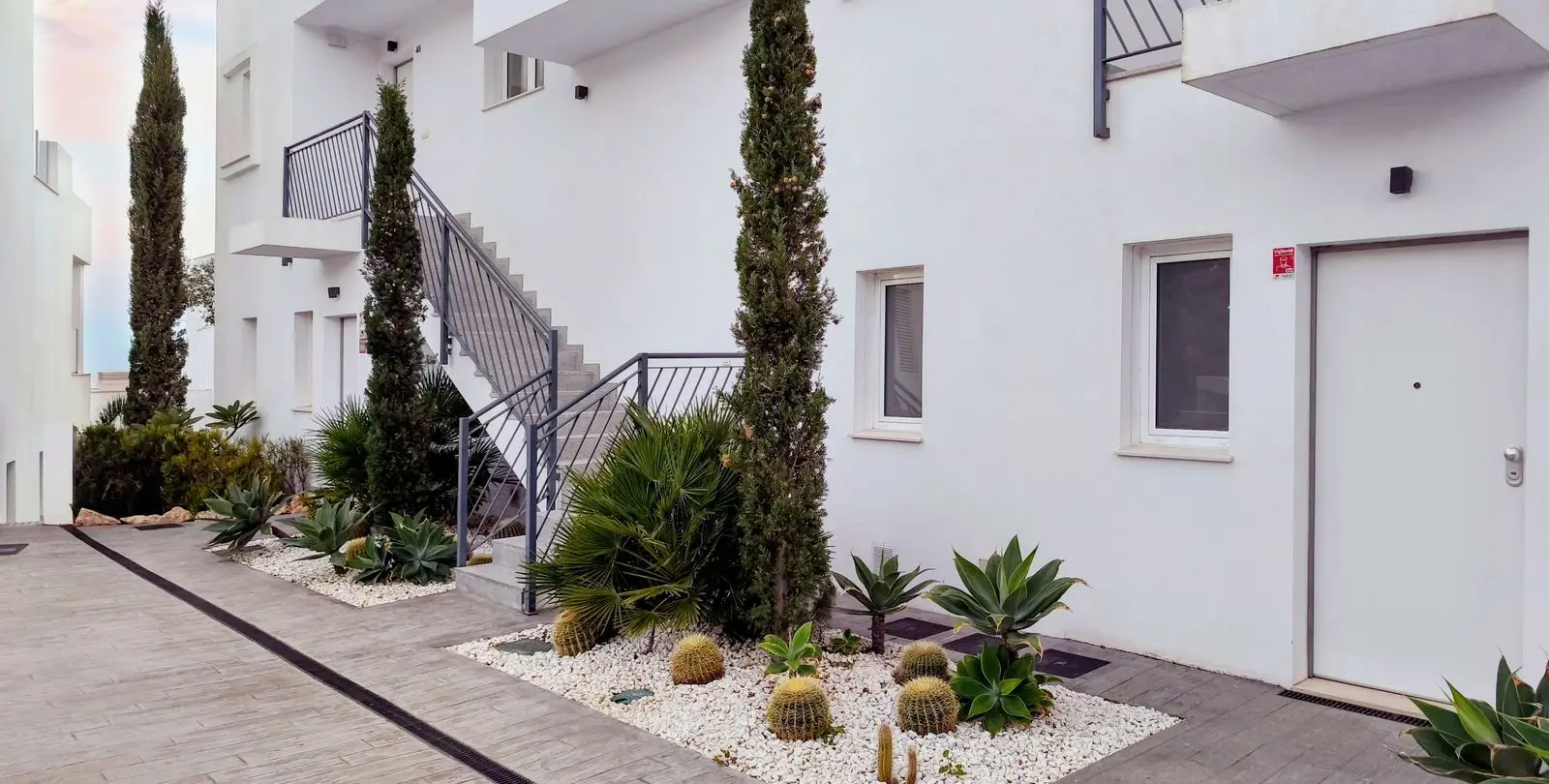 Продажа двухуровневого пентхауса в Altos de los Monteros 47