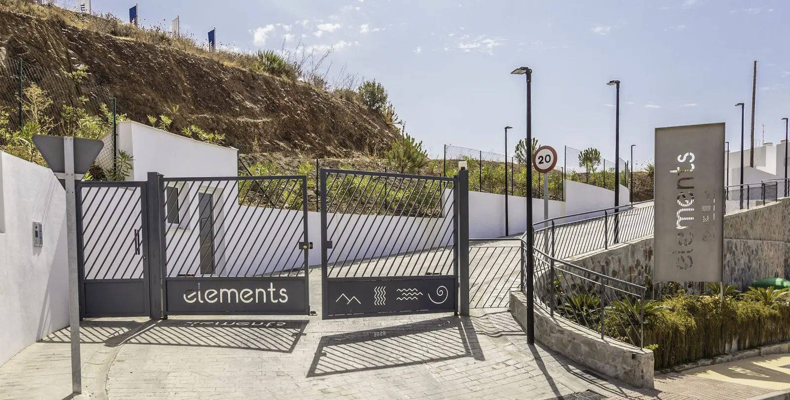 Продажа двухуровневого пентхауса в Altos de los Monteros 49