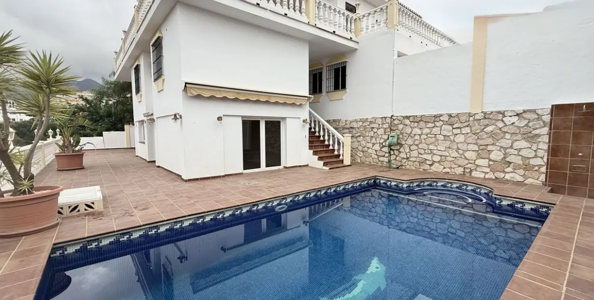 Sale of detached villa in Torreblanca 1