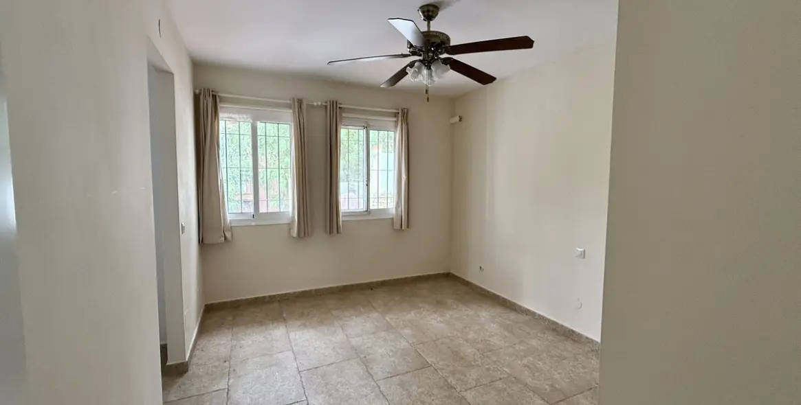 Продажа  отдельно стоящей виллы в Torreblanca 22