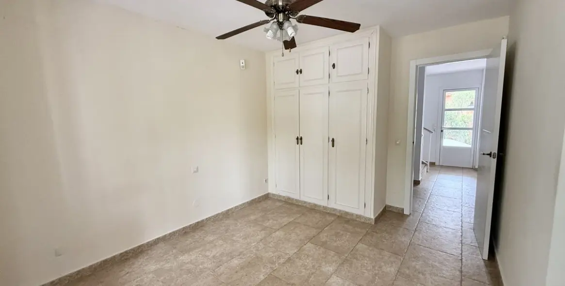 Продажа  отдельно стоящей виллы в Torreblanca 23