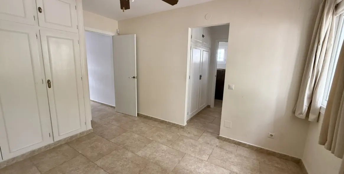 Продажа  отдельно стоящей виллы в Torreblanca 24