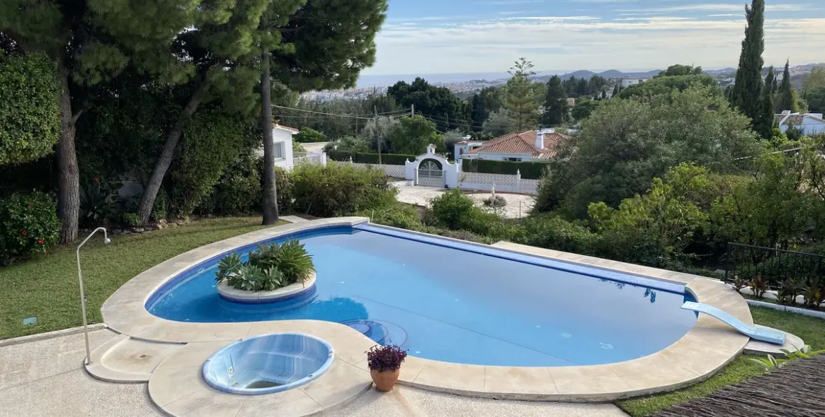 Продажа  отдельно стоящей виллы в Mijas 1