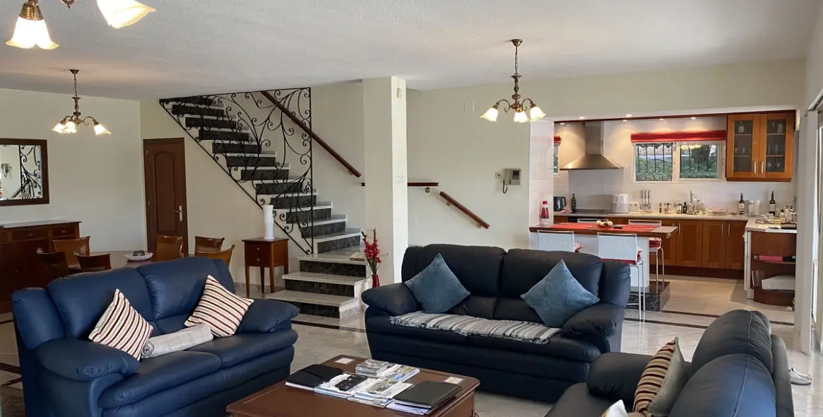 Продажа  отдельно стоящей виллы в Mijas 2