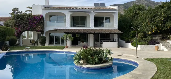 Продажа  отдельно стоящей виллы в Mijas 3