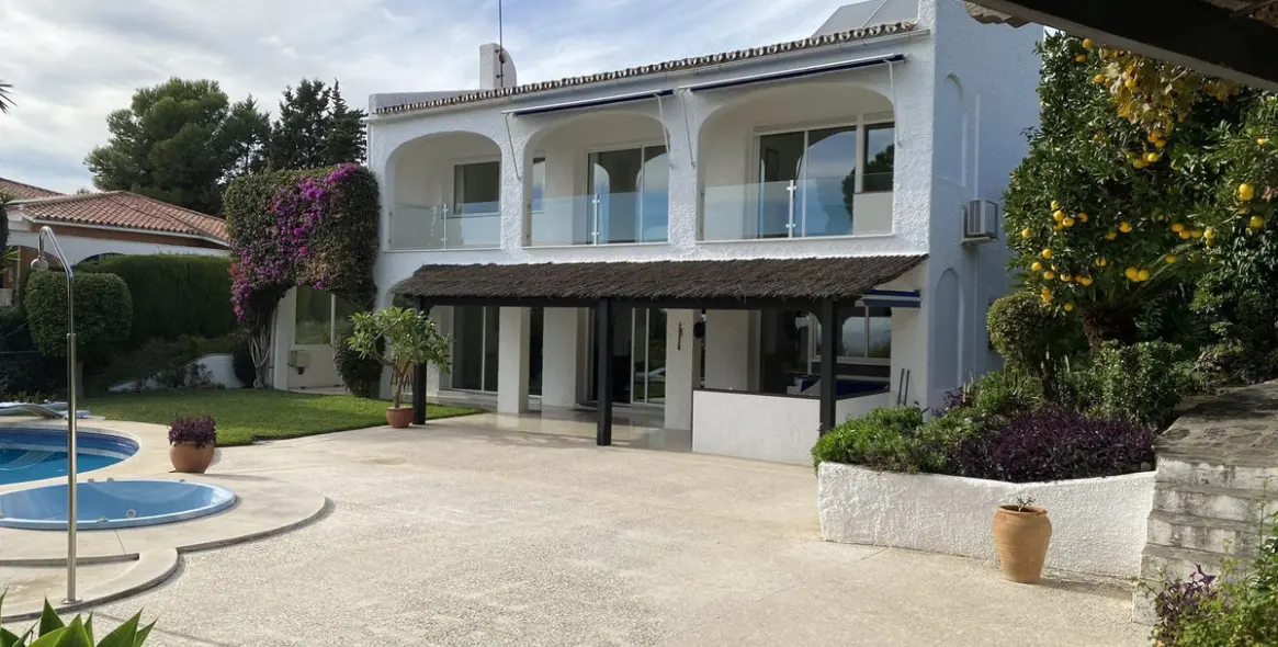 Продажа  отдельно стоящей виллы в Mijas 5