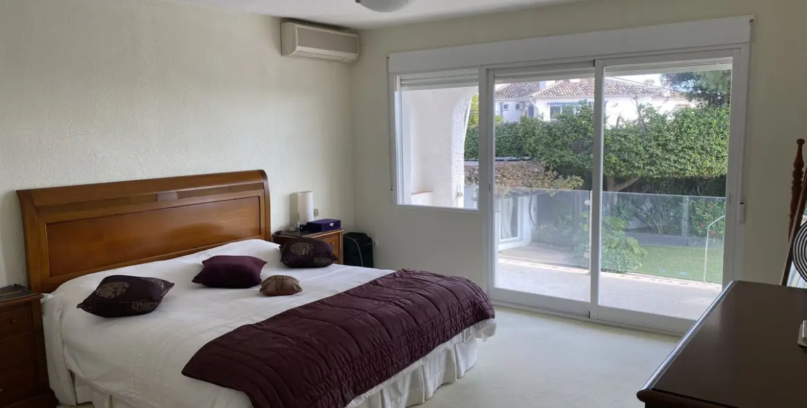 Продажа  отдельно стоящей виллы в Mijas 17