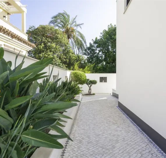 Продажа  отдельно стоящей виллы в Torremolinos