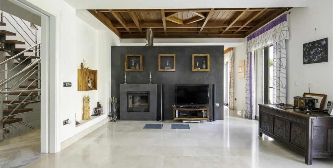 Продажа  отдельно стоящей виллы в Torremolinos 15