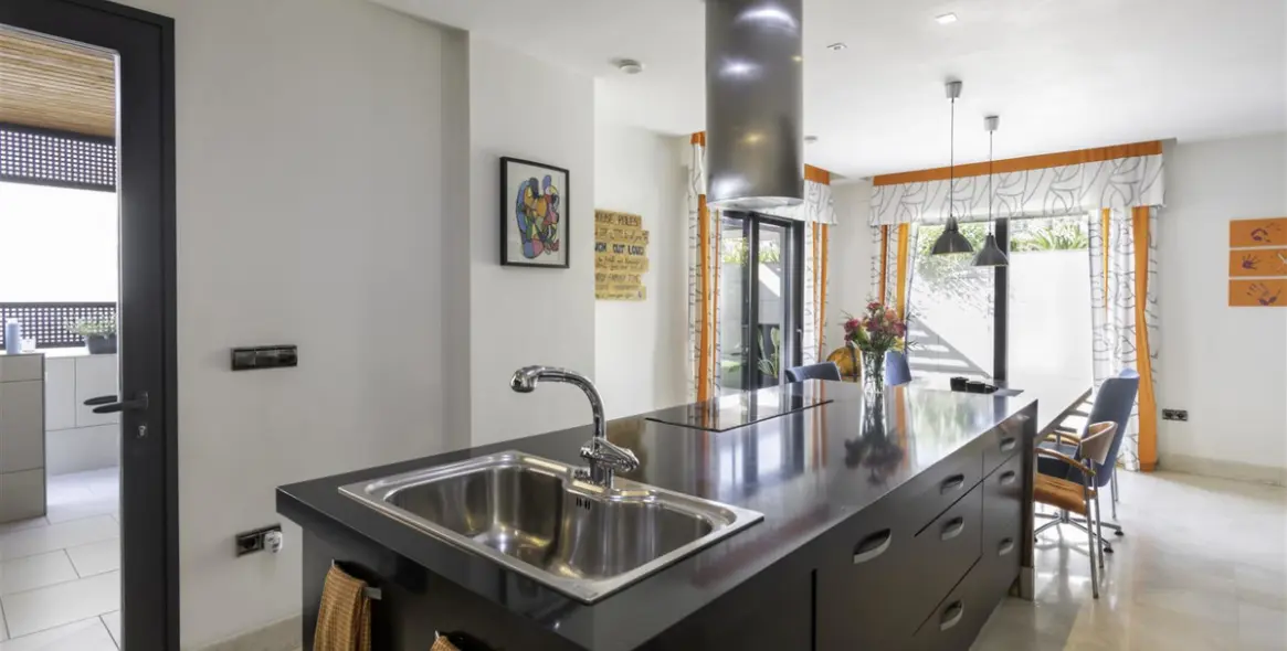 Продажа  отдельно стоящей виллы в Torremolinos 16