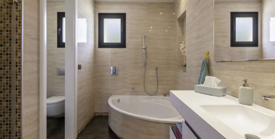 Продажа  отдельно стоящей виллы в Torremolinos 25