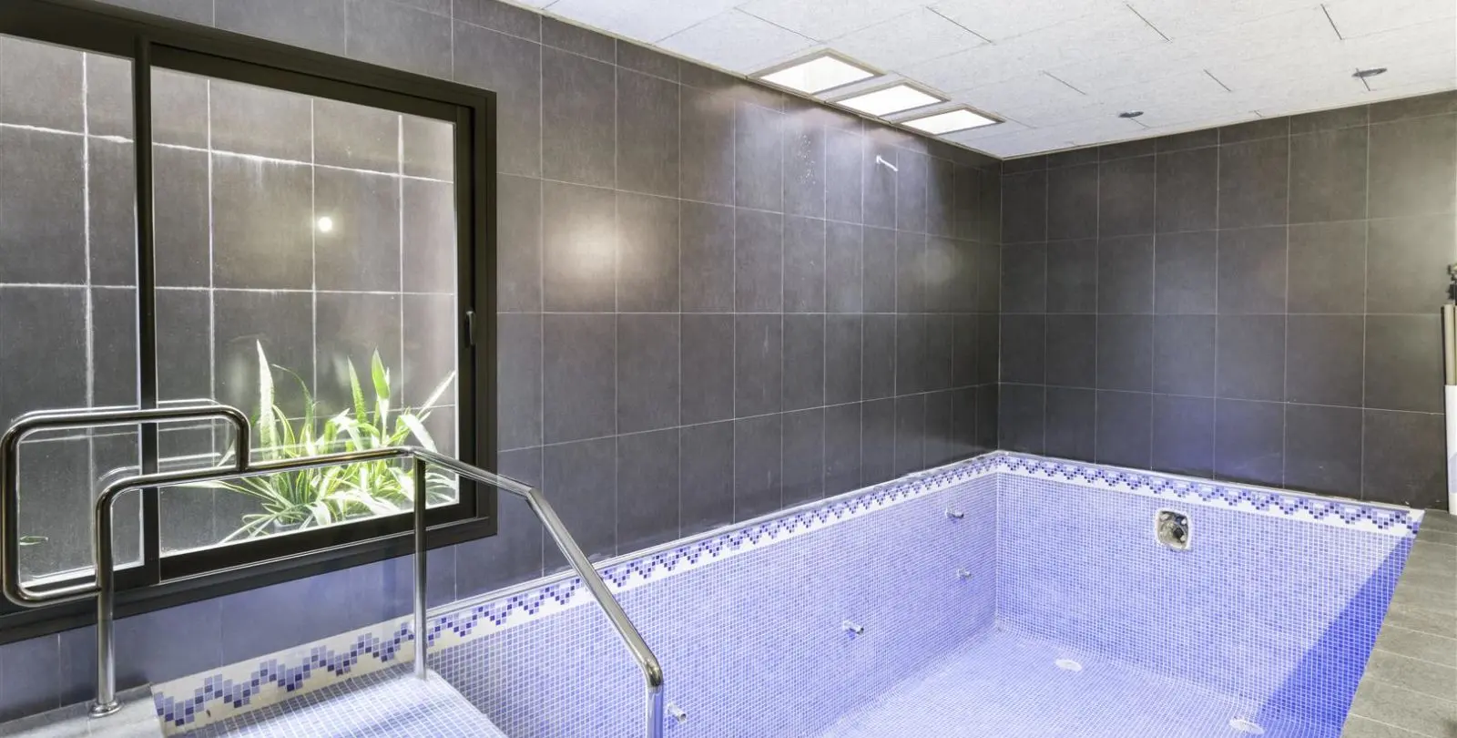 Sale of detached villa in Torremolinos 35
