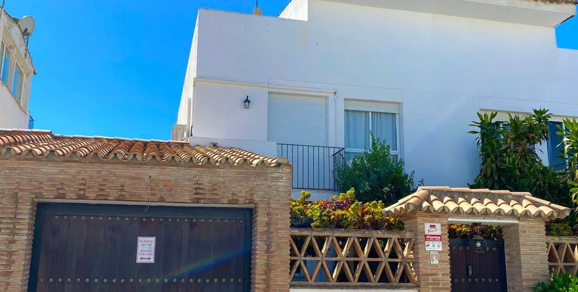 Продажа дома на две семьи в Nueva Andalucía (район Nueva Andalucía) 3