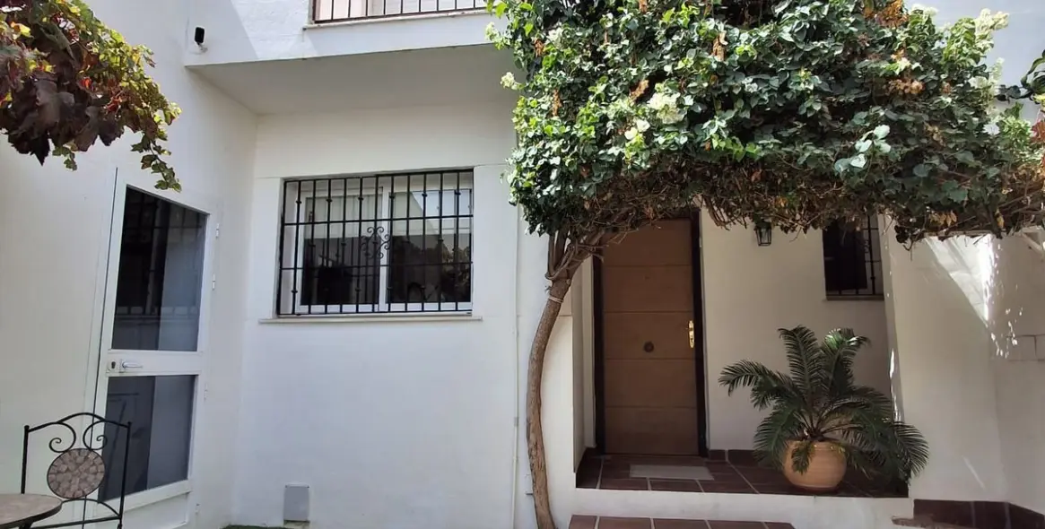 Продажа дома на две семьи в Nueva Andalucía (район Nueva Andalucía) 4