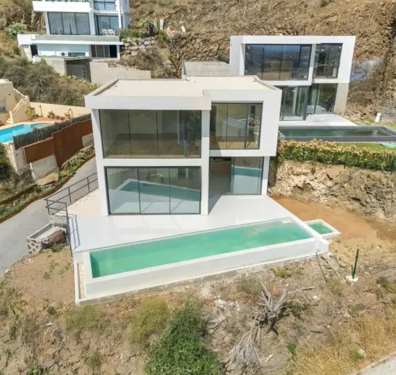 Продажа  отдельно стоящей виллы в Cerros del Aguila