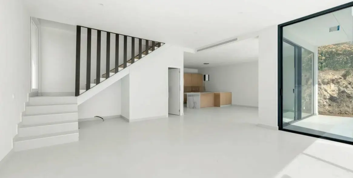 Продажа  отдельно стоящей виллы в Cerros del Aguila 4