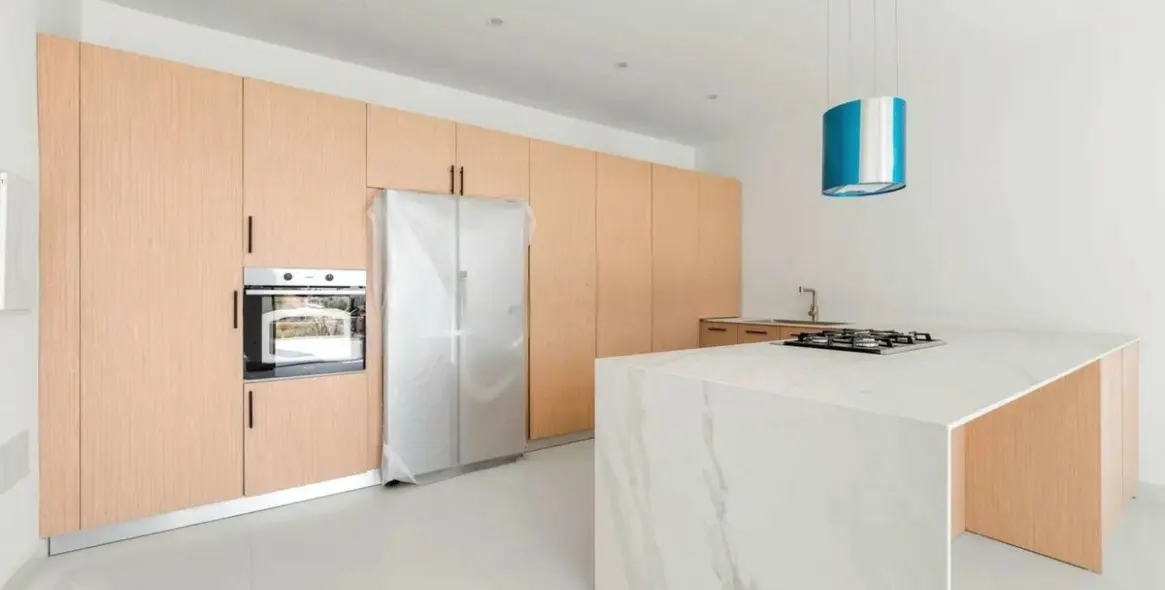 Продажа  отдельно стоящей виллы в Cerros del Aguila 5