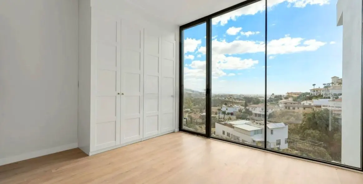 Продажа  отдельно стоящей виллы в Cerros del Aguila 13