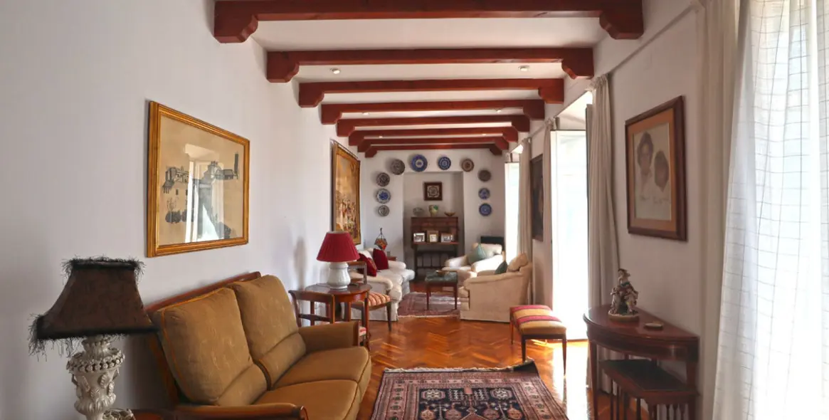 Sale of middle floor apartment in Marbella 2