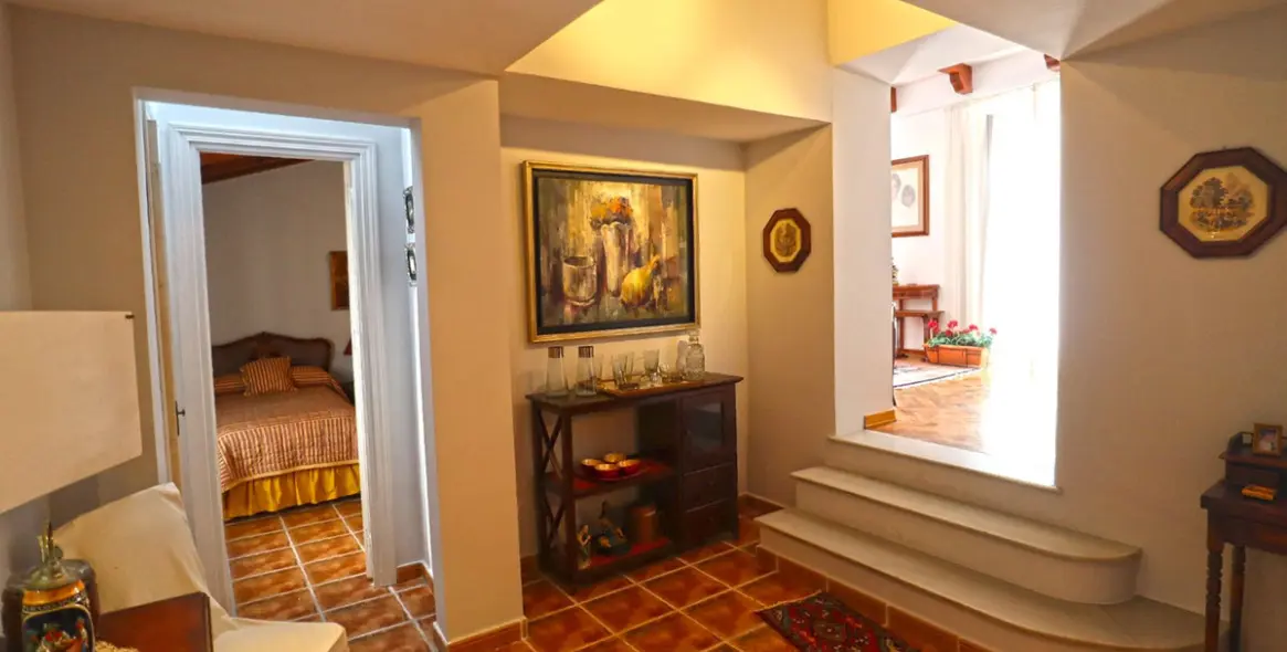 Sale of middle floor apartment in Marbella 15